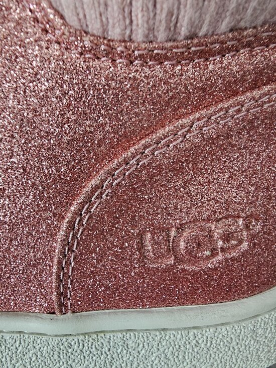 UGG | Shoes | Ugg Womens Size 8 Olive Glitter Rib Knit  UGG Olive Glitter Pink Rib Knit High Top Leather Sneakers Zip Shoe Size 7.5